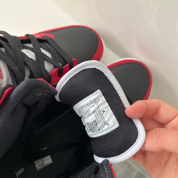 Air Jordan Mid (GS) - Picture 5 of 5